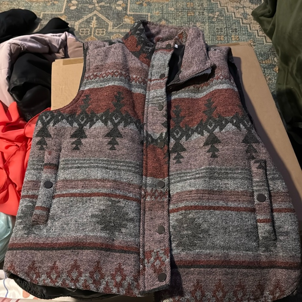 Women's Patterned Vest - Red and Gray
